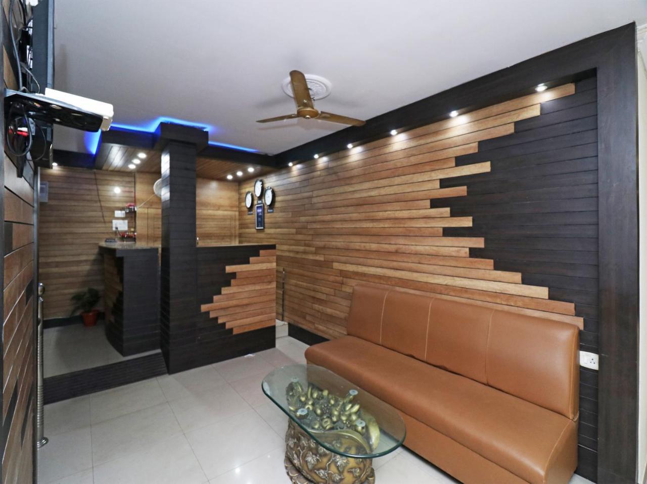 Oyo 23009 Hotel Maxx Lucknow Esterno foto