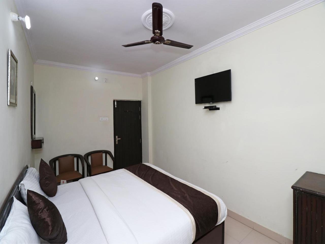 Oyo 23009 Hotel Maxx Lucknow Esterno foto