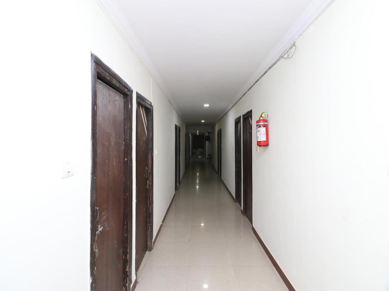 Oyo 23009 Hotel Maxx Lucknow Esterno foto